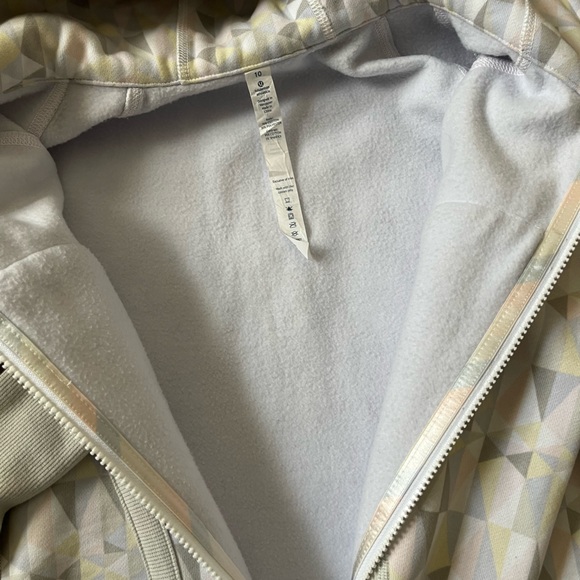 sweater - Picture 3 of 3